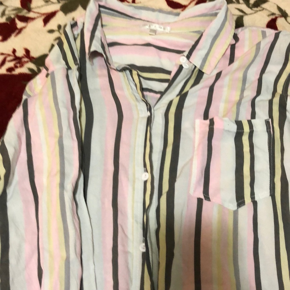 Button up - Picture 3 of 3